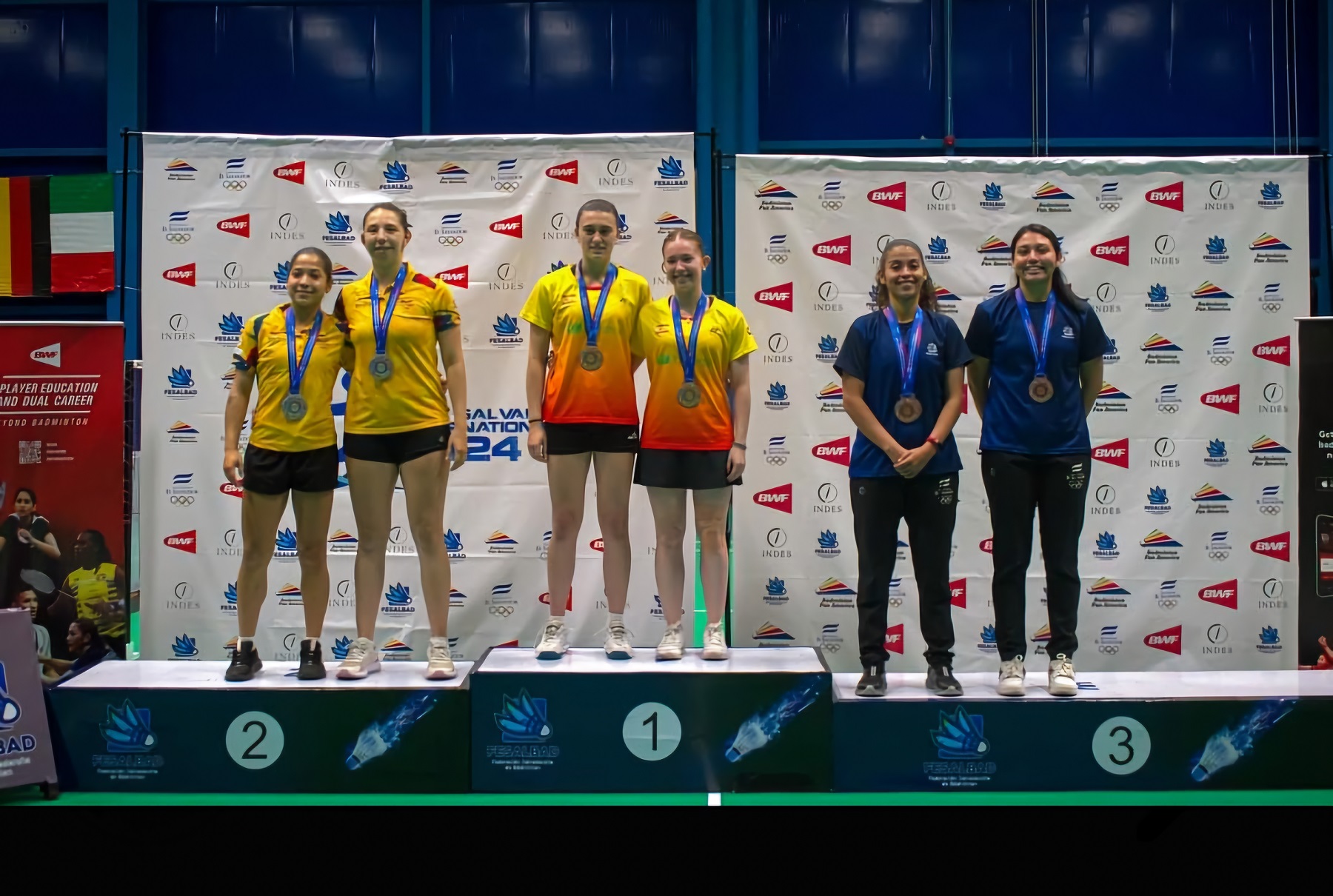 "Amaia Torralba, del Club Bádminton Belmecher, conquista El Salvador con dos bronces y un oro"